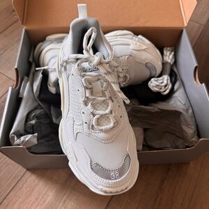 Balenciaga Triple S Sneakers 38 White Silver